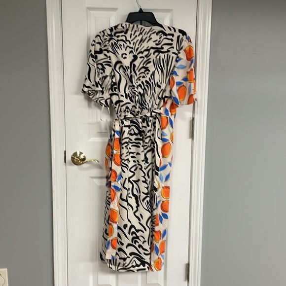 Multicolor Patterned Wrap Dress - Picture 9 of 9